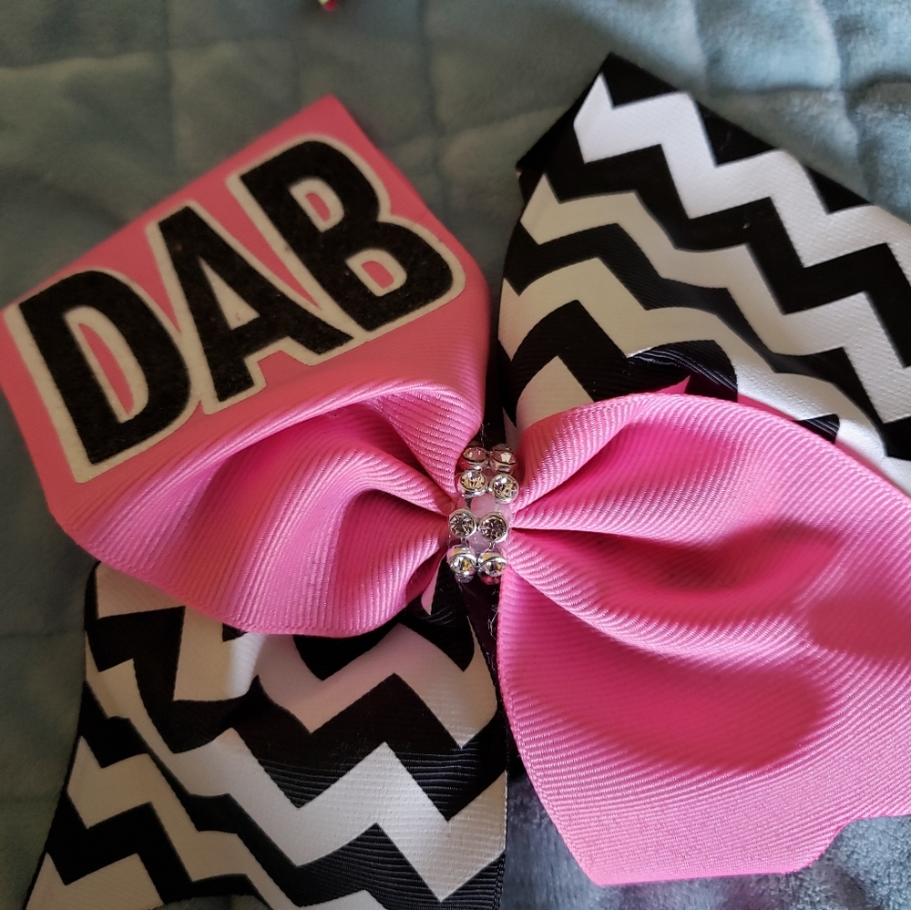 Cheerleading bow